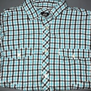 Short sleeve button down